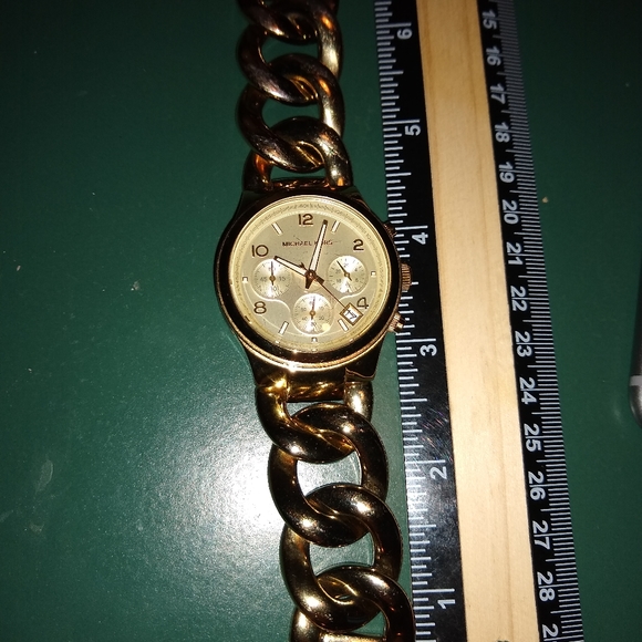 Micheal Kors Ladies watch - Picture 7 of 8